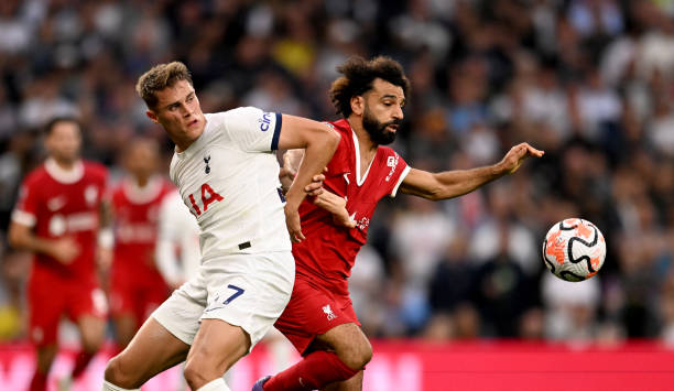 处在聚光灯 处在聚光灯